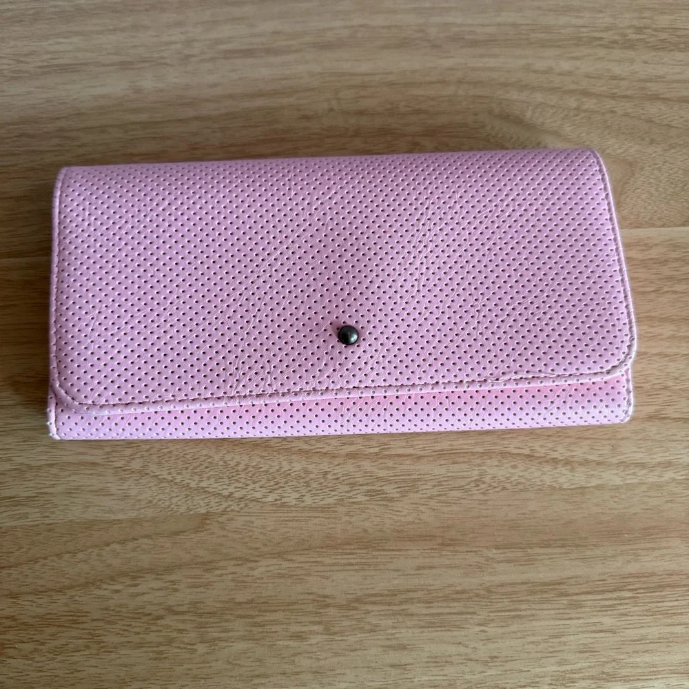 Pink‎ Wallet